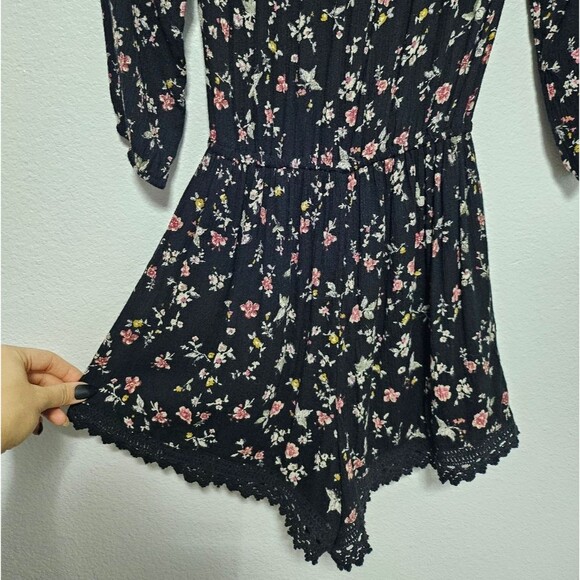 Abercrombie & Fitch Ditsy Floral Off Shoulder Floral Crochet Hem Romper Size XS - Picture 10 of 13